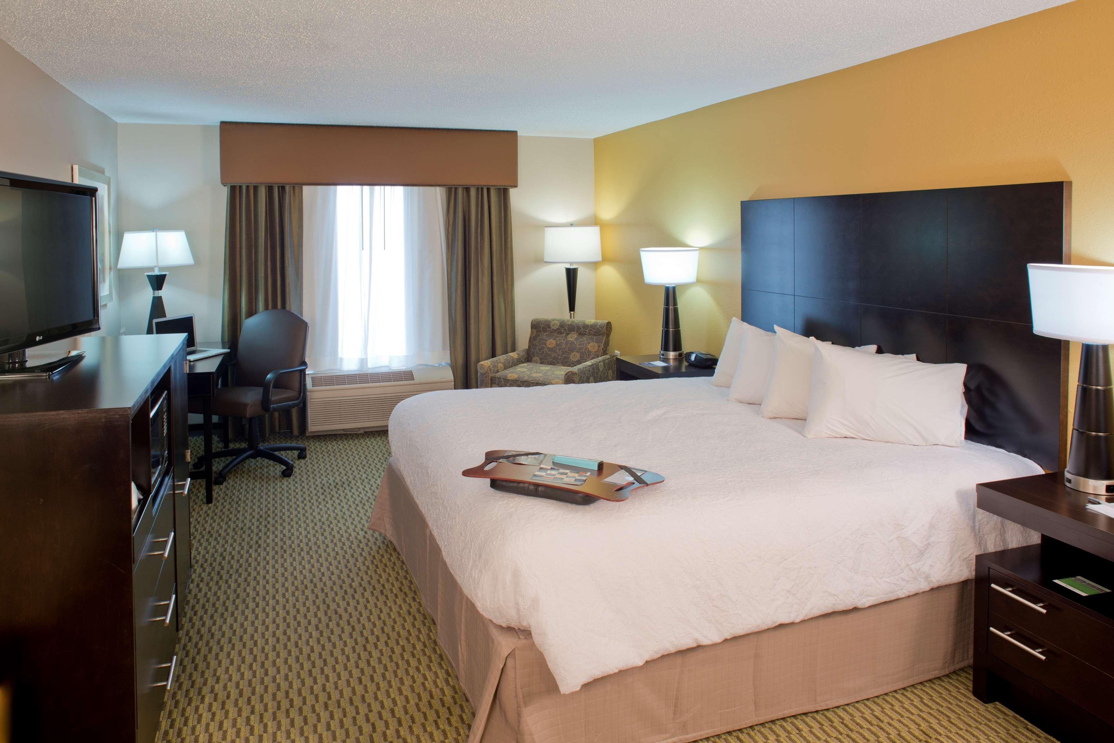 Hampton Inn Камминг Экстерьер фото