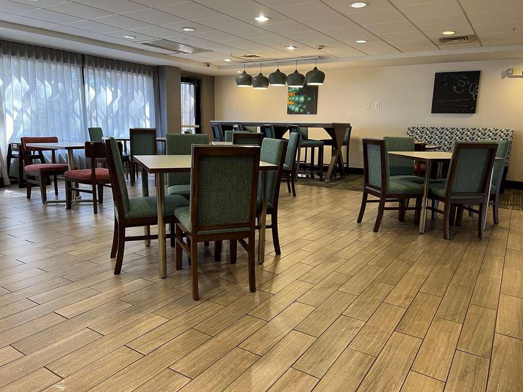 Hampton Inn Камминг Экстерьер фото