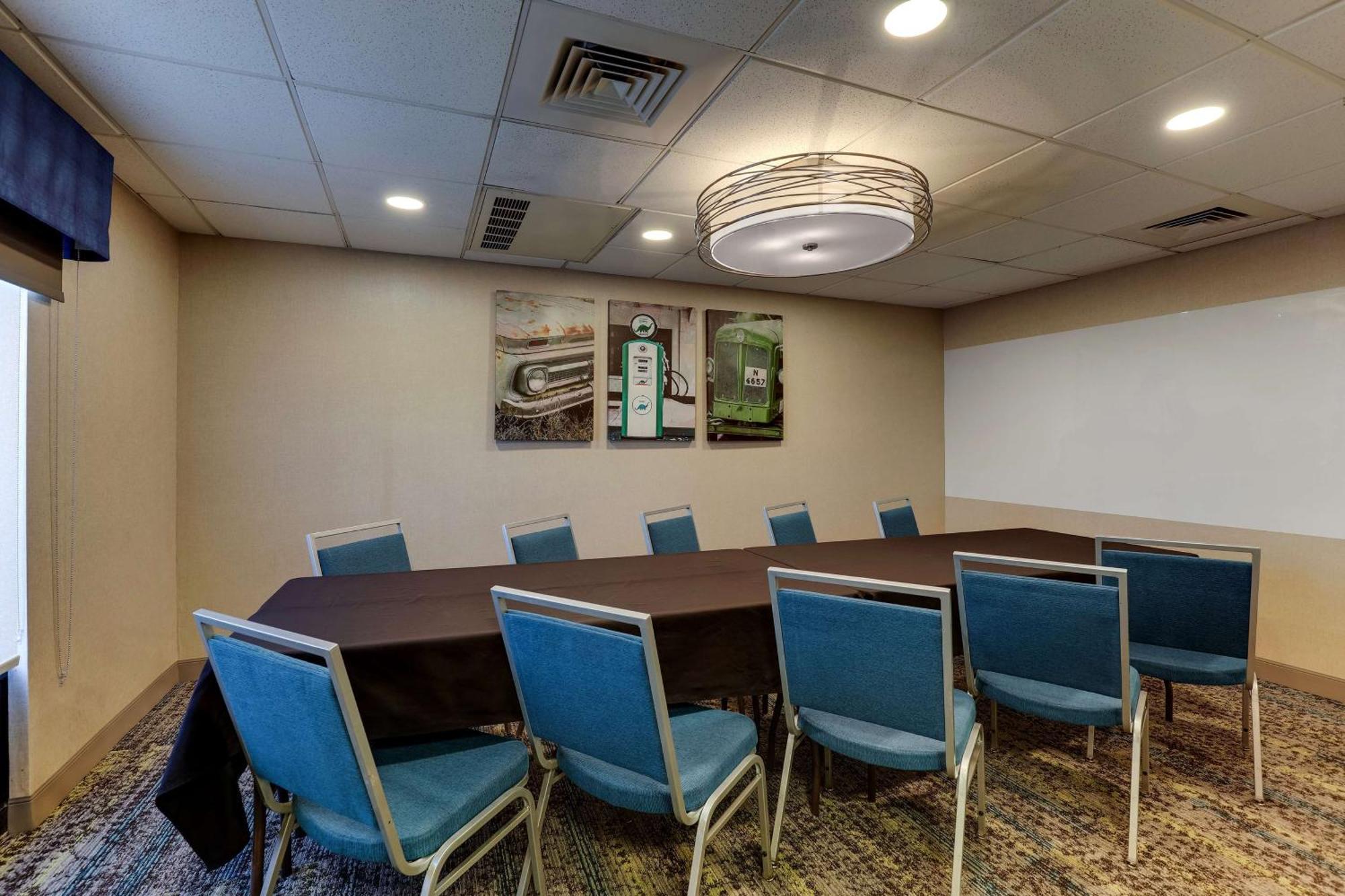Hampton Inn Камминг Экстерьер фото