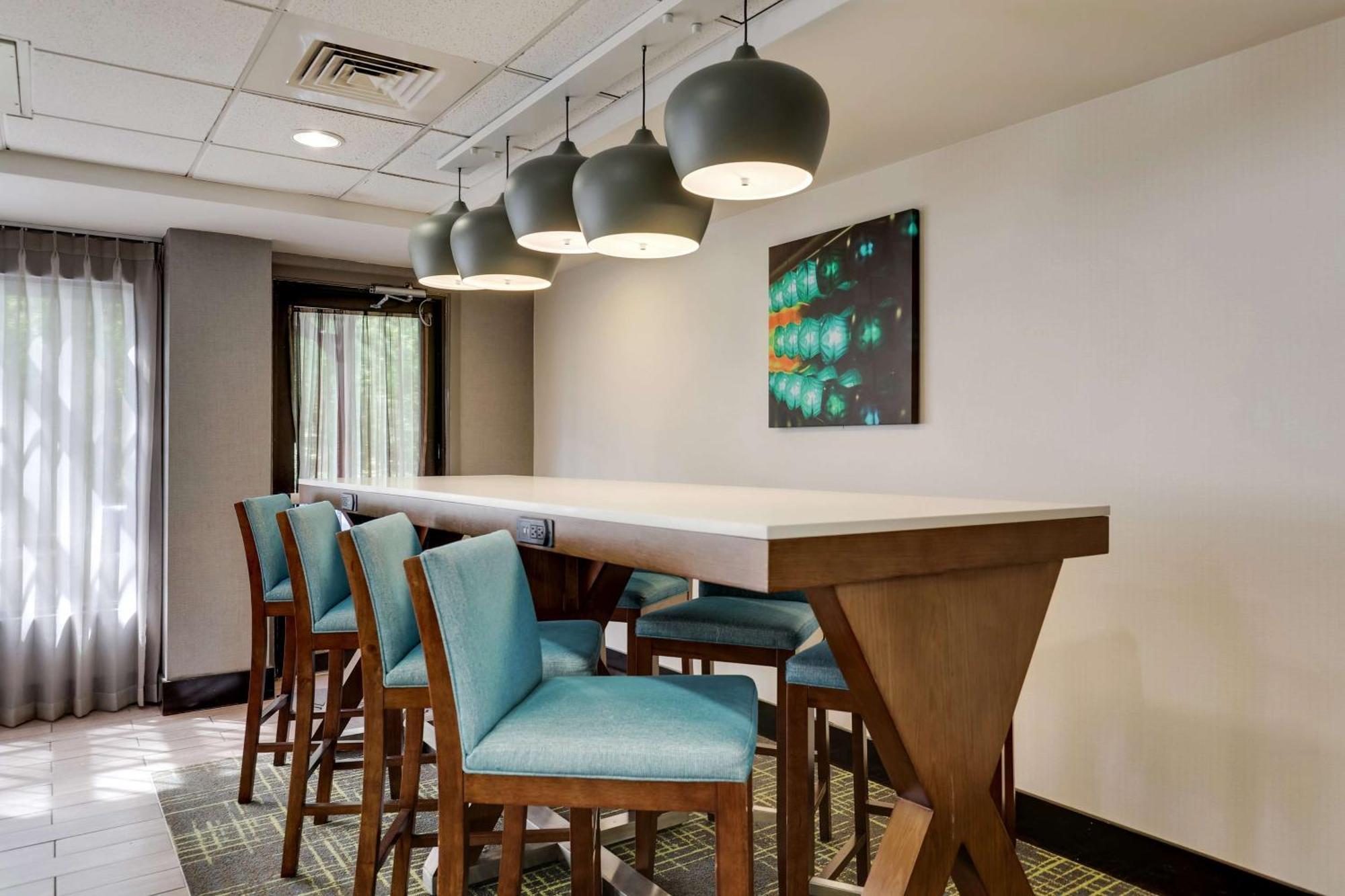 Hampton Inn Камминг Экстерьер фото