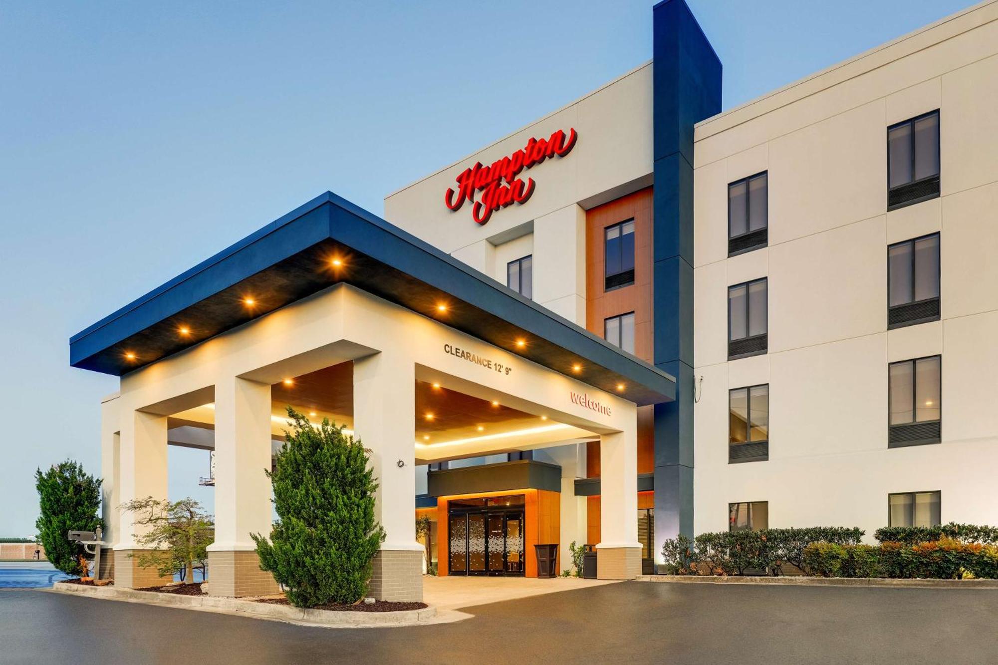 Hampton Inn Камминг Экстерьер фото