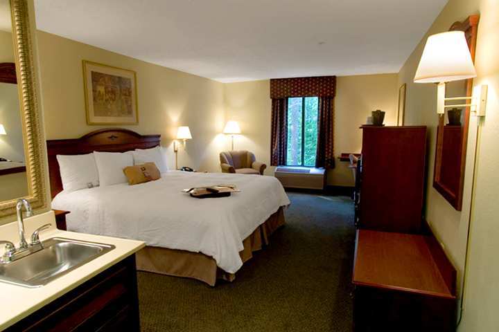 Hampton Inn Камминг Номер фото