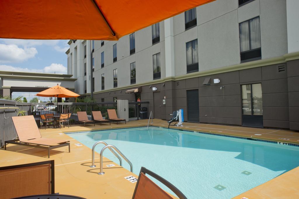 Hampton Inn Камминг Экстерьер фото